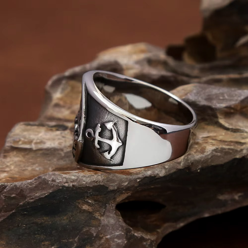 Cincin Segel Baja Anti Karat M - Mens Signet Ring ulasan dan harga